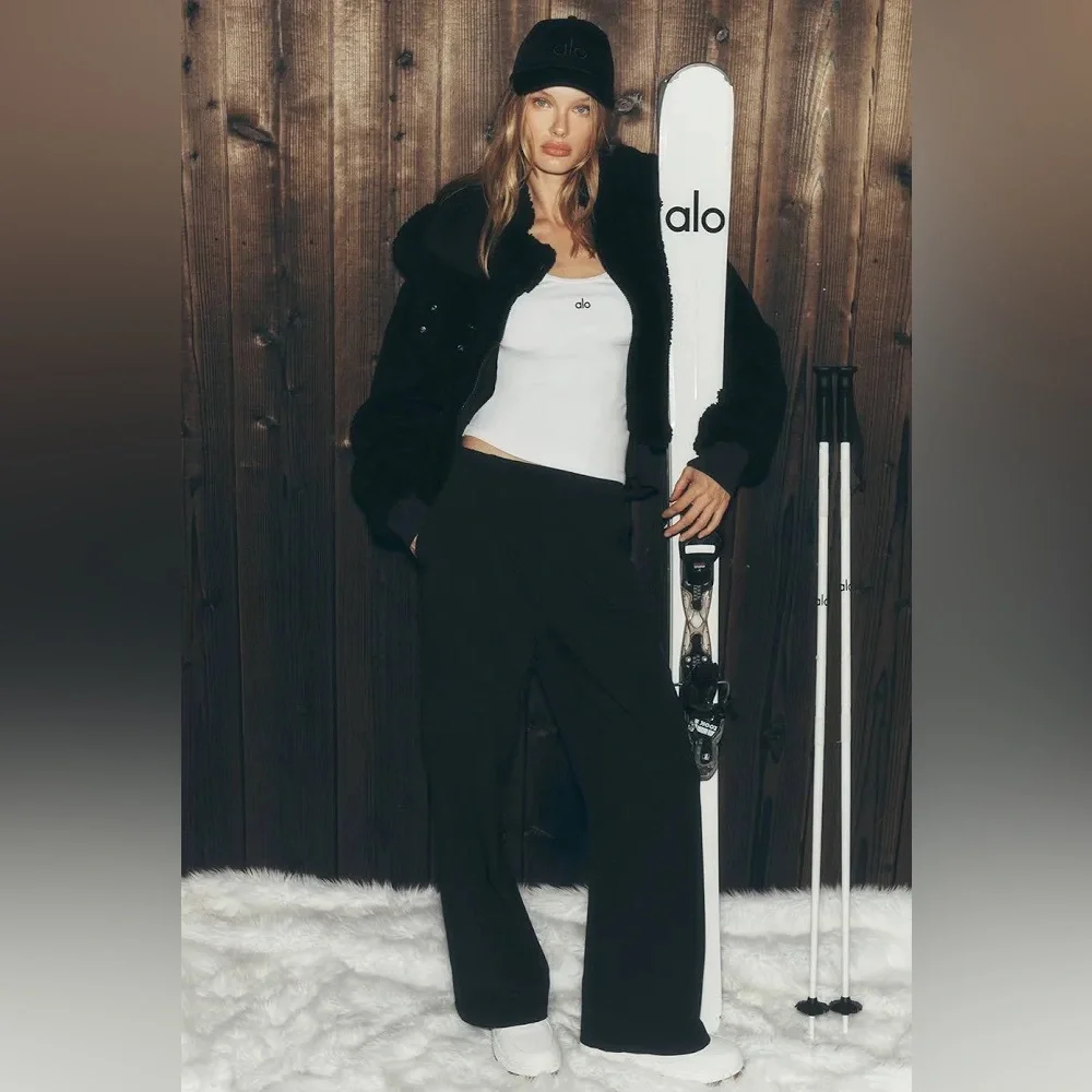 ALO Yoga Black Wide-Leg High-Rise Pants - Picture 3 of 16